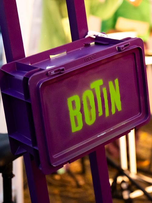 BOTIN: Eine performative Lesung nicht abgeschickter Nachrichten